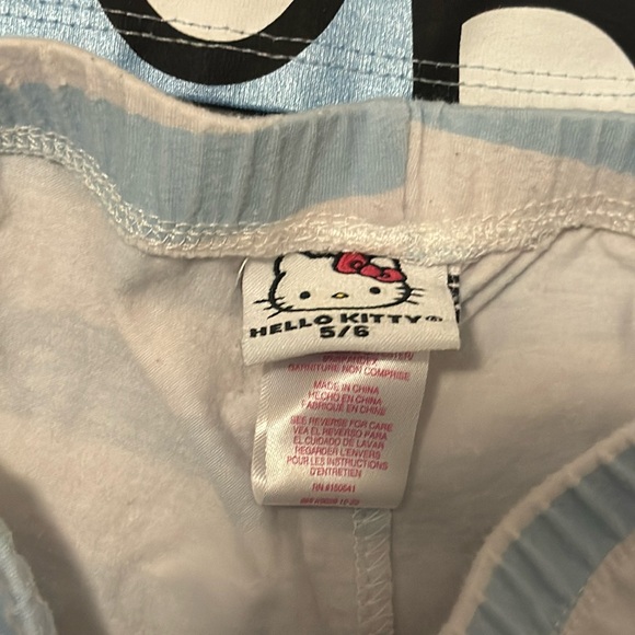 Hello Kitty two piece short set - Picture 3 of 5